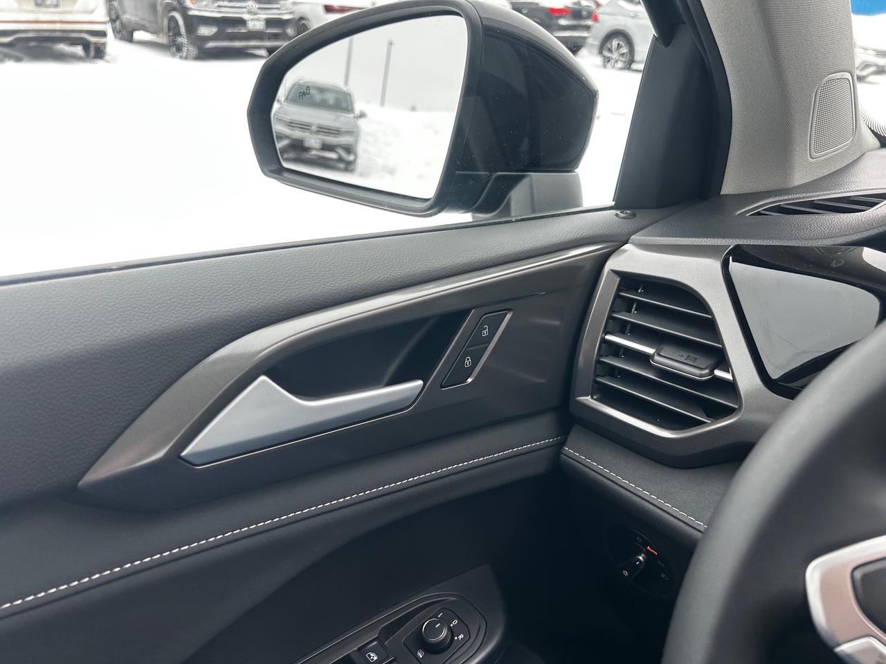 2026 Volkswagen Taos Comfortline Black Edition 4dr All-Wheel Drive 4MOTION Photo
