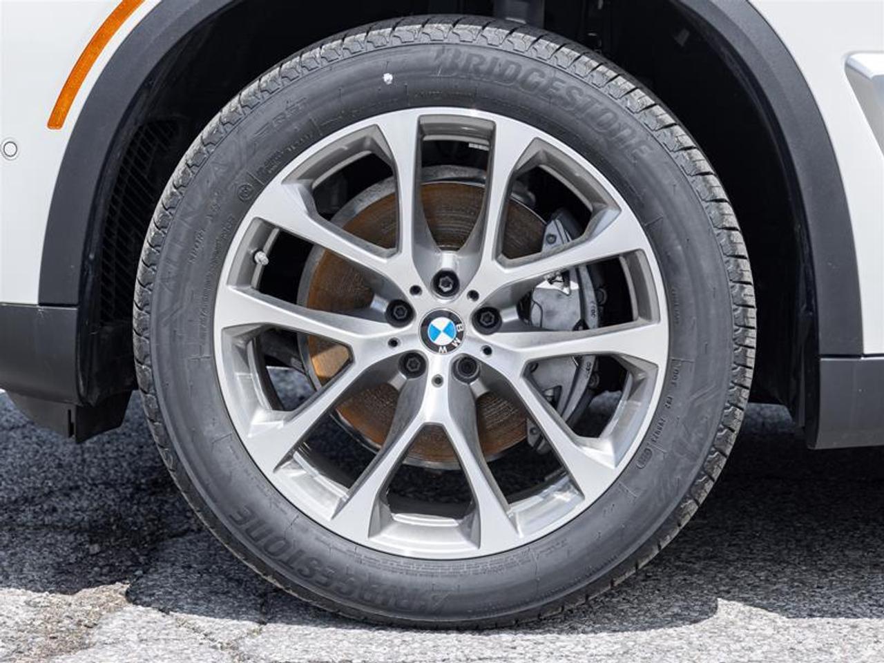 2026 BMW X5 xDrive40i 4dr All-Wheel Drive Sports Activity Vehicle Photo4