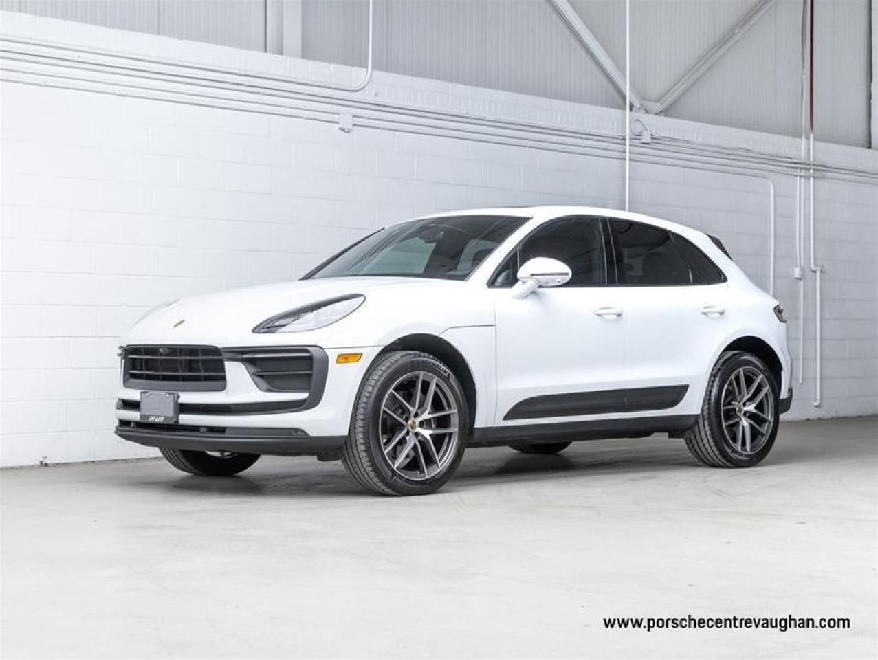 2023 Porsche Macan  Photo0