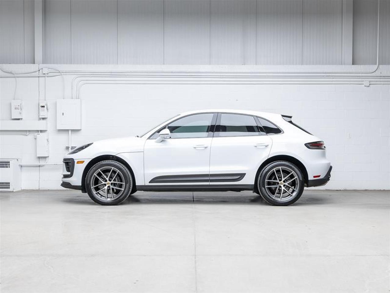 2023 Porsche Macan  Photo