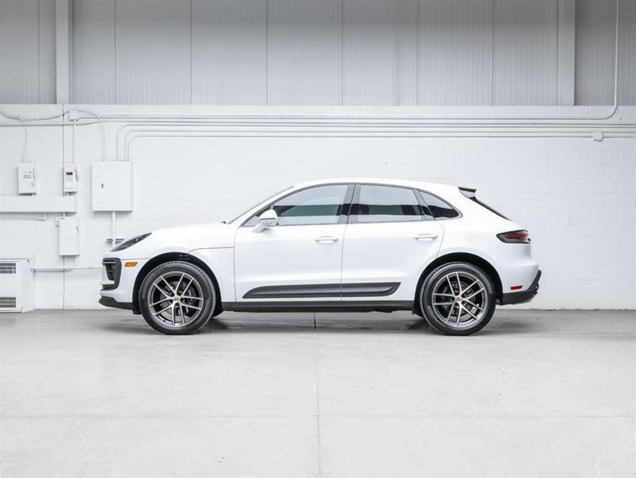 2023 Porsche Macan  Photo
