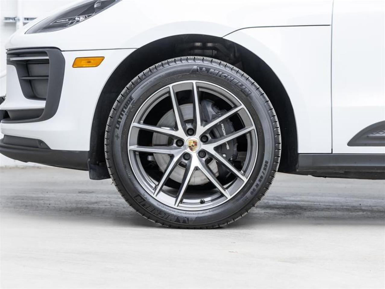 2023 Porsche Macan  Photo