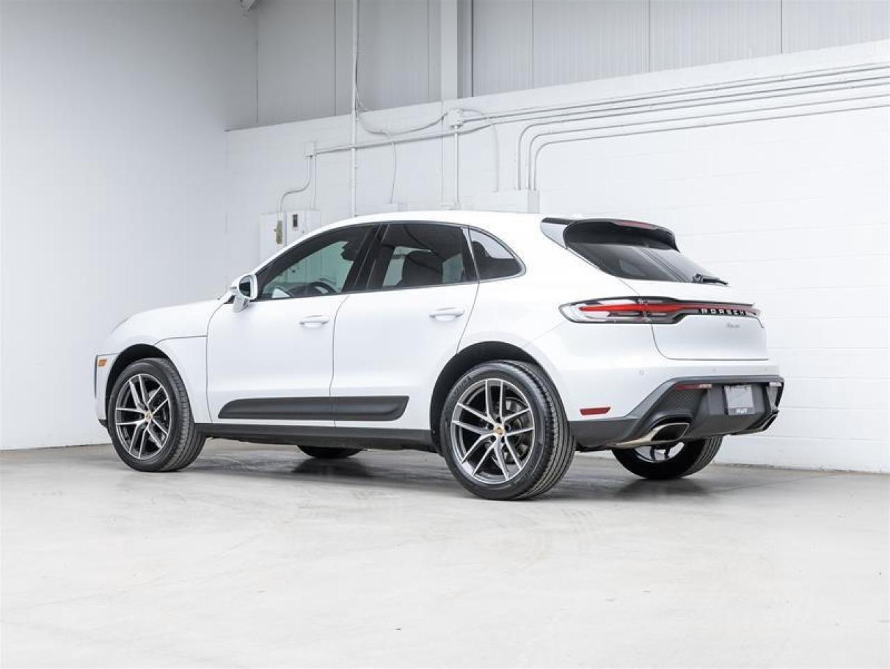 2023 Porsche Macan  Photo