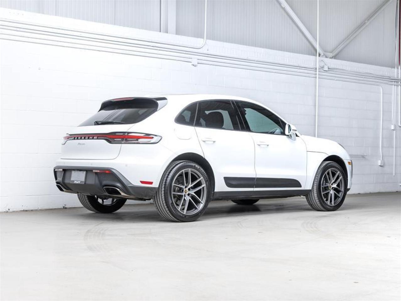 2023 Porsche Macan  Photo