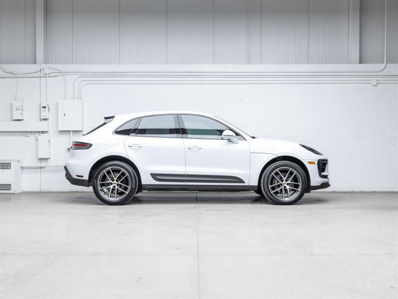 2023 Porsche Macan  Photo