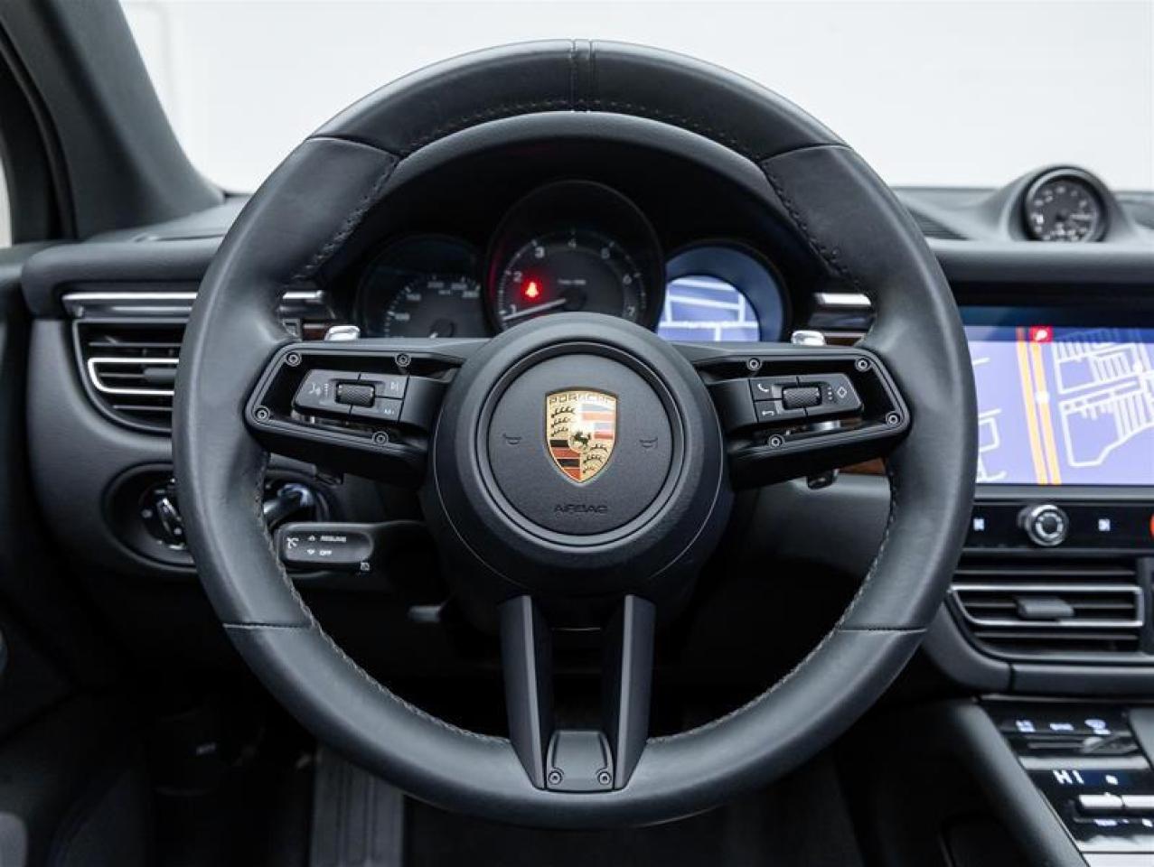 2023 Porsche Macan  Photo