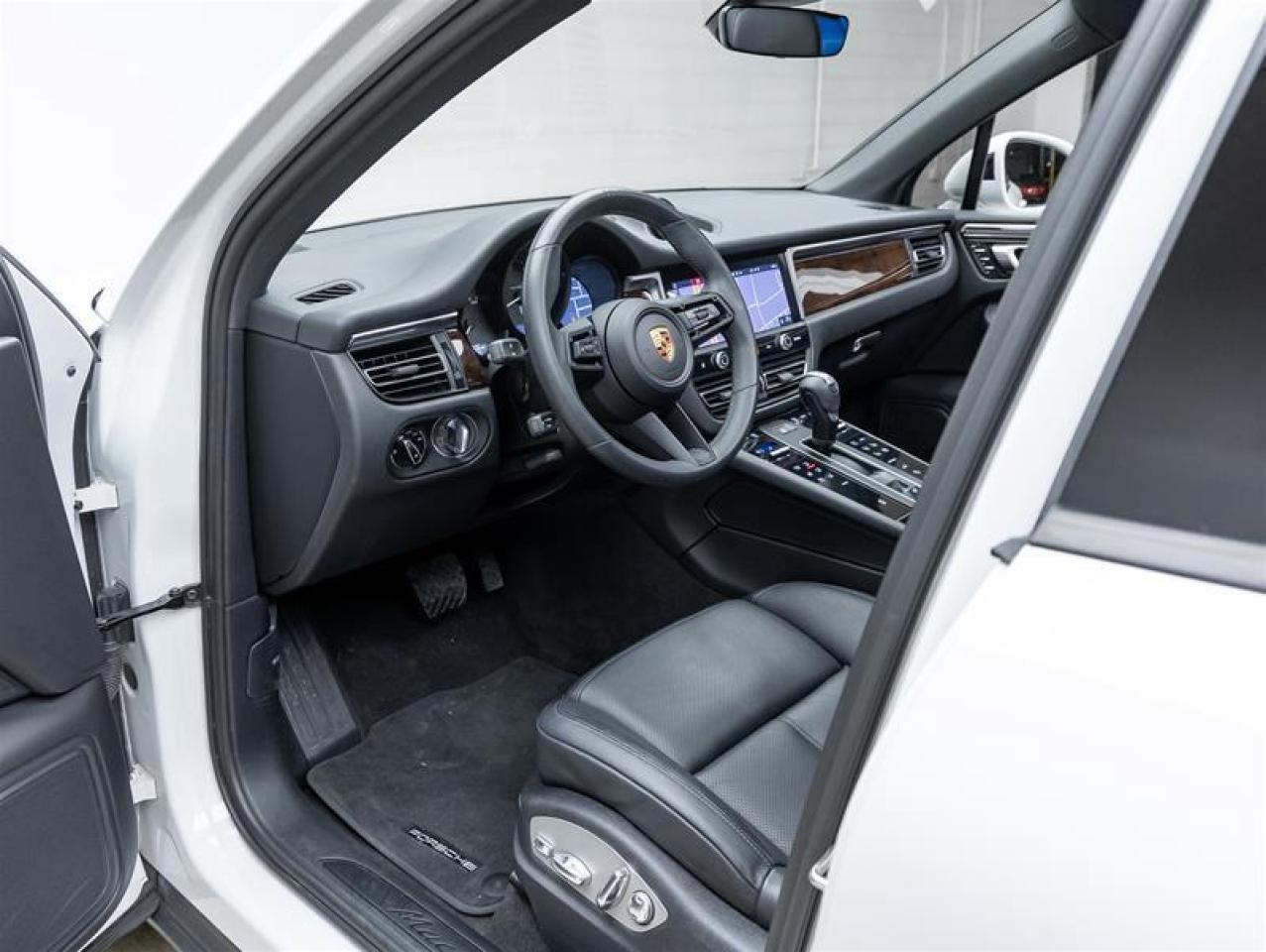 2023 Porsche Macan  Photo