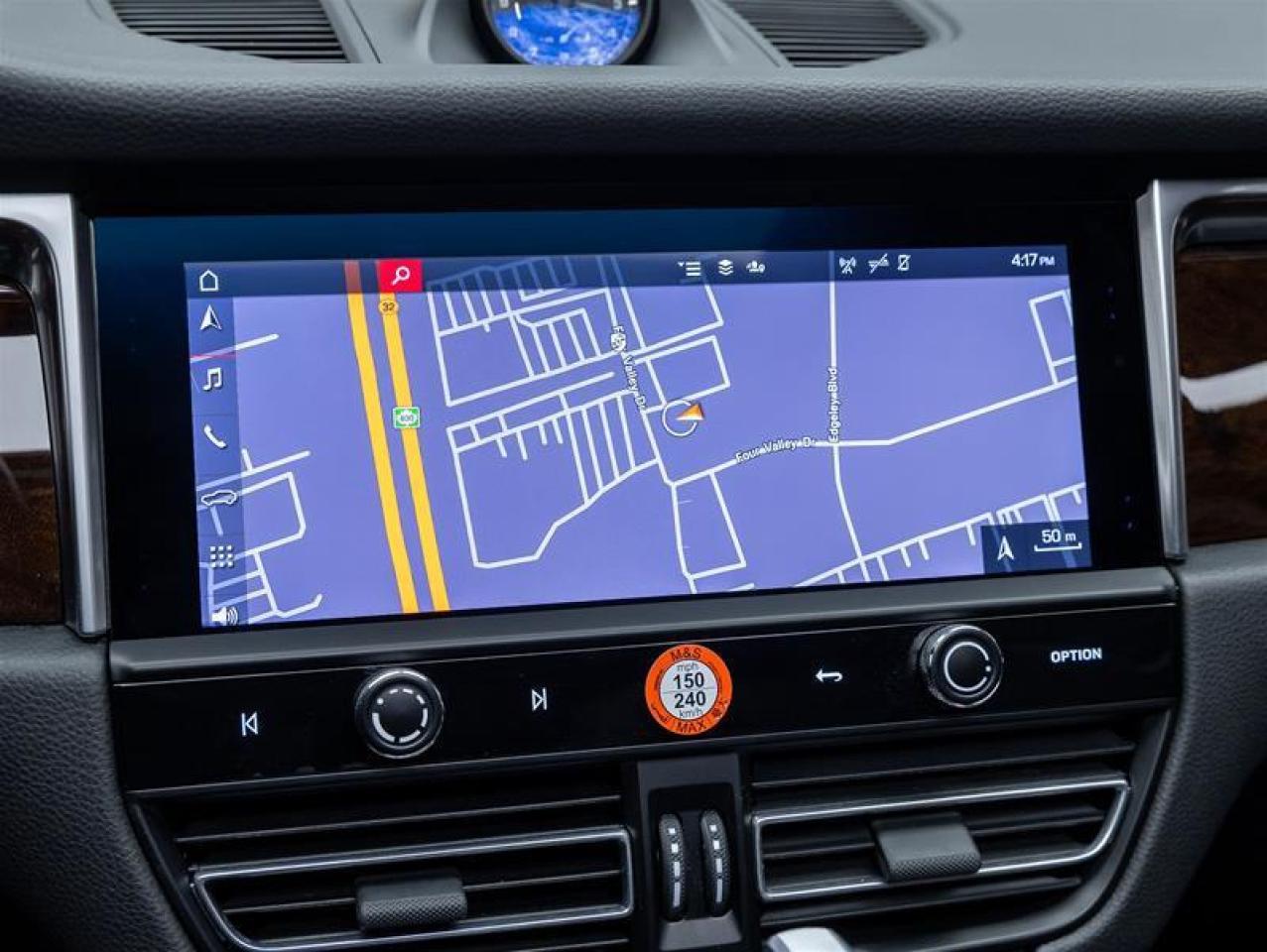 2023 Porsche Macan  Photo