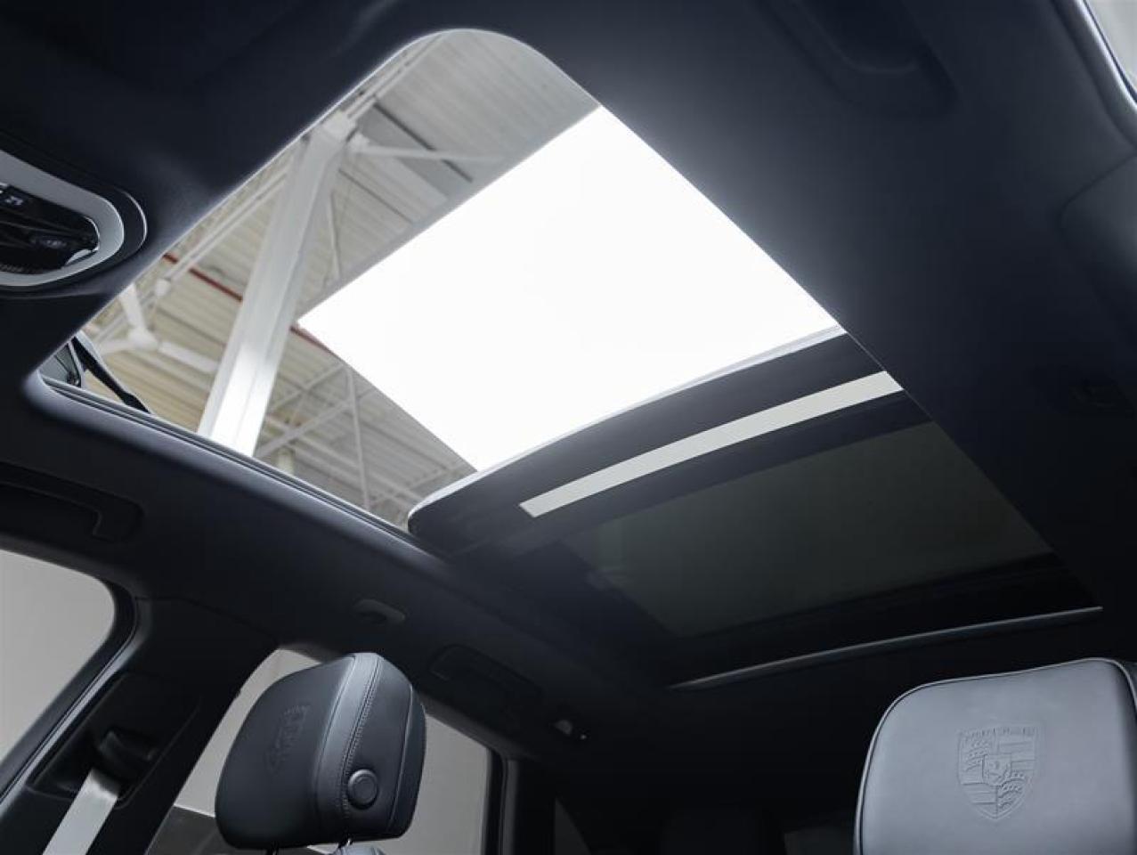 2023 Porsche Macan  Photo