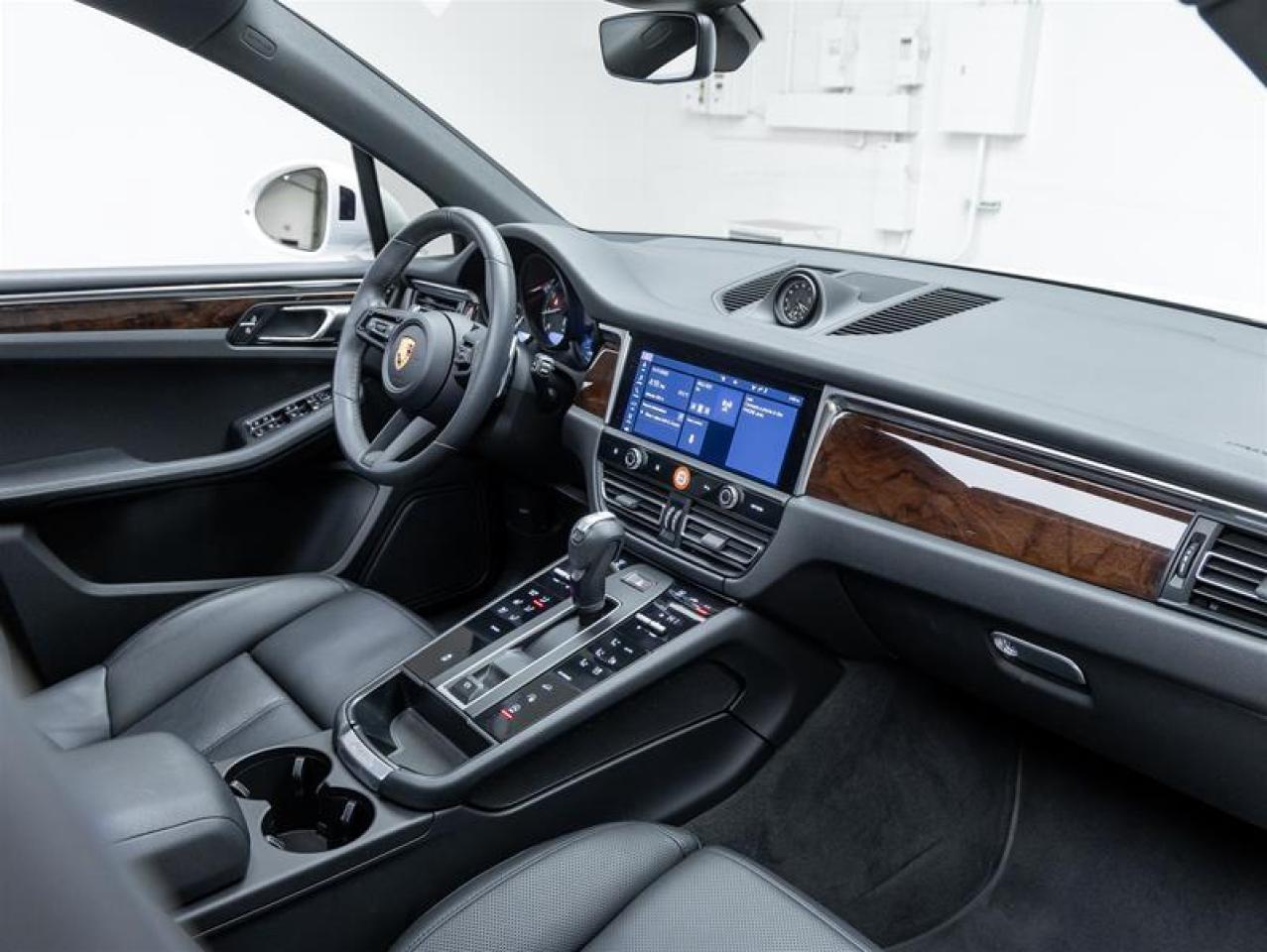 2023 Porsche Macan  Photo