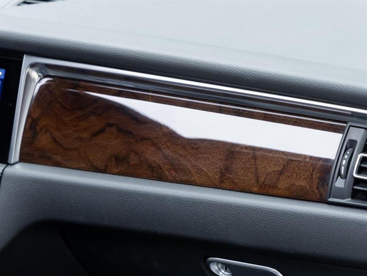 2023 Porsche Macan  Photo