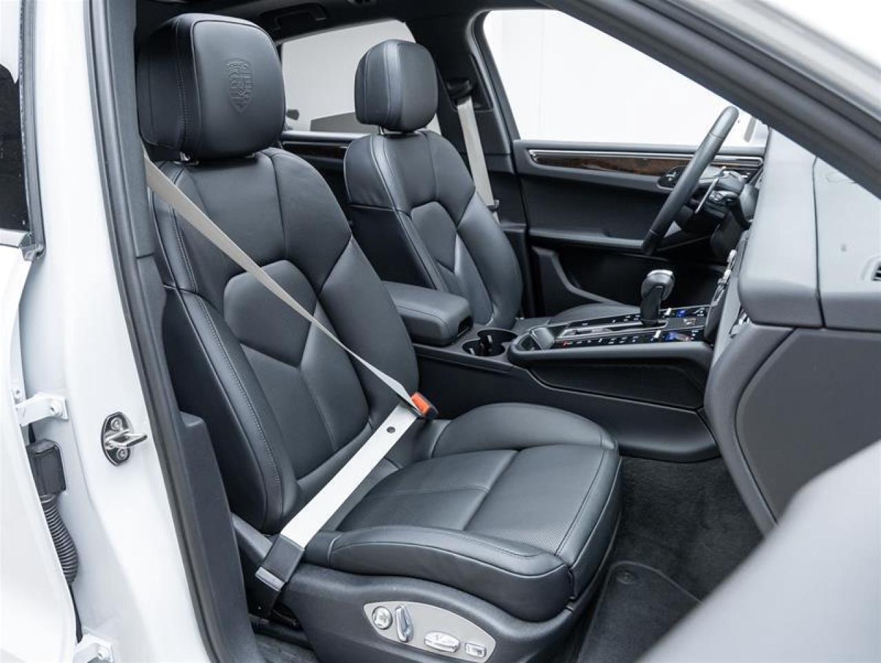 2023 Porsche Macan  Photo