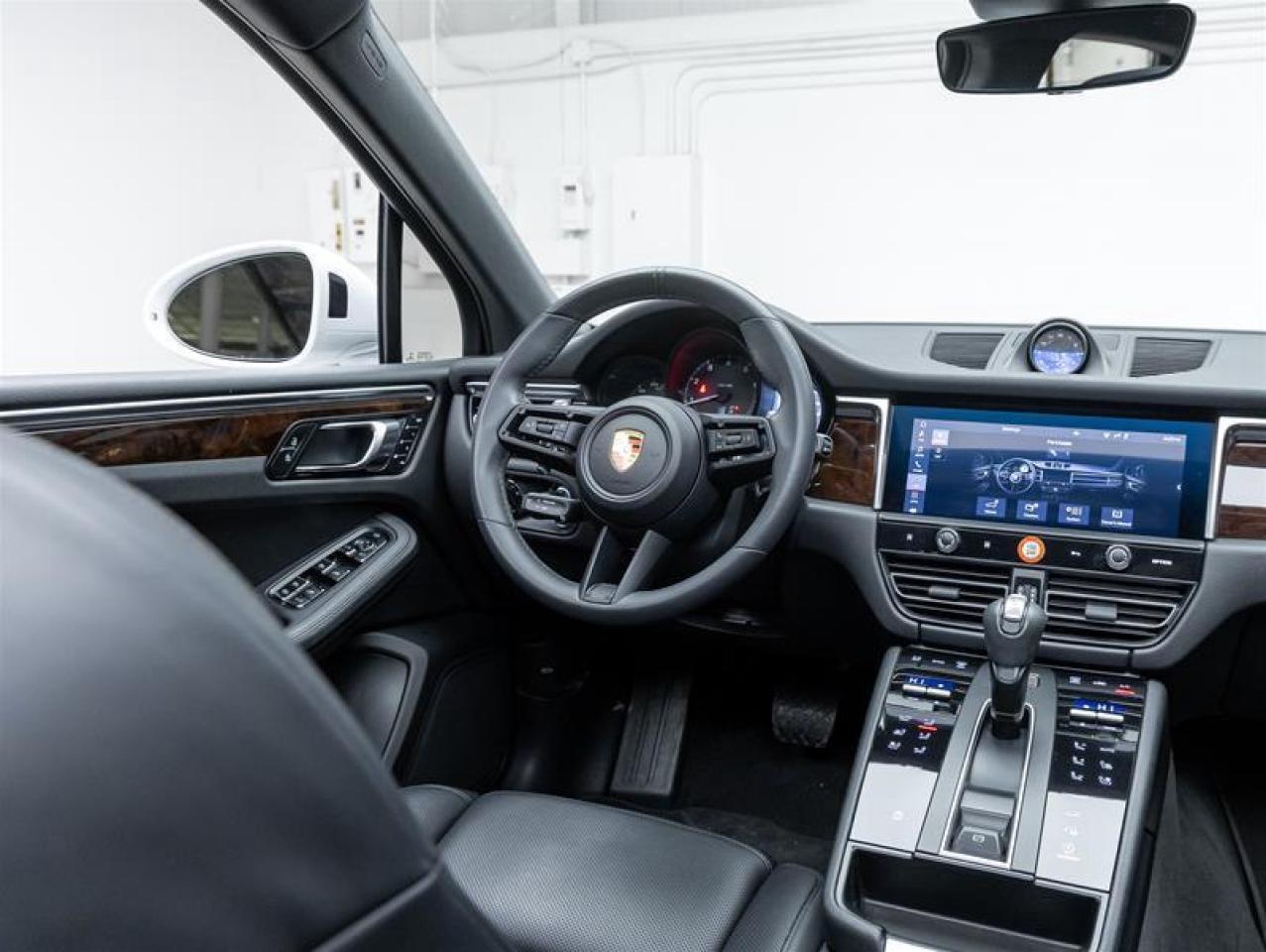 2023 Porsche Macan  Photo