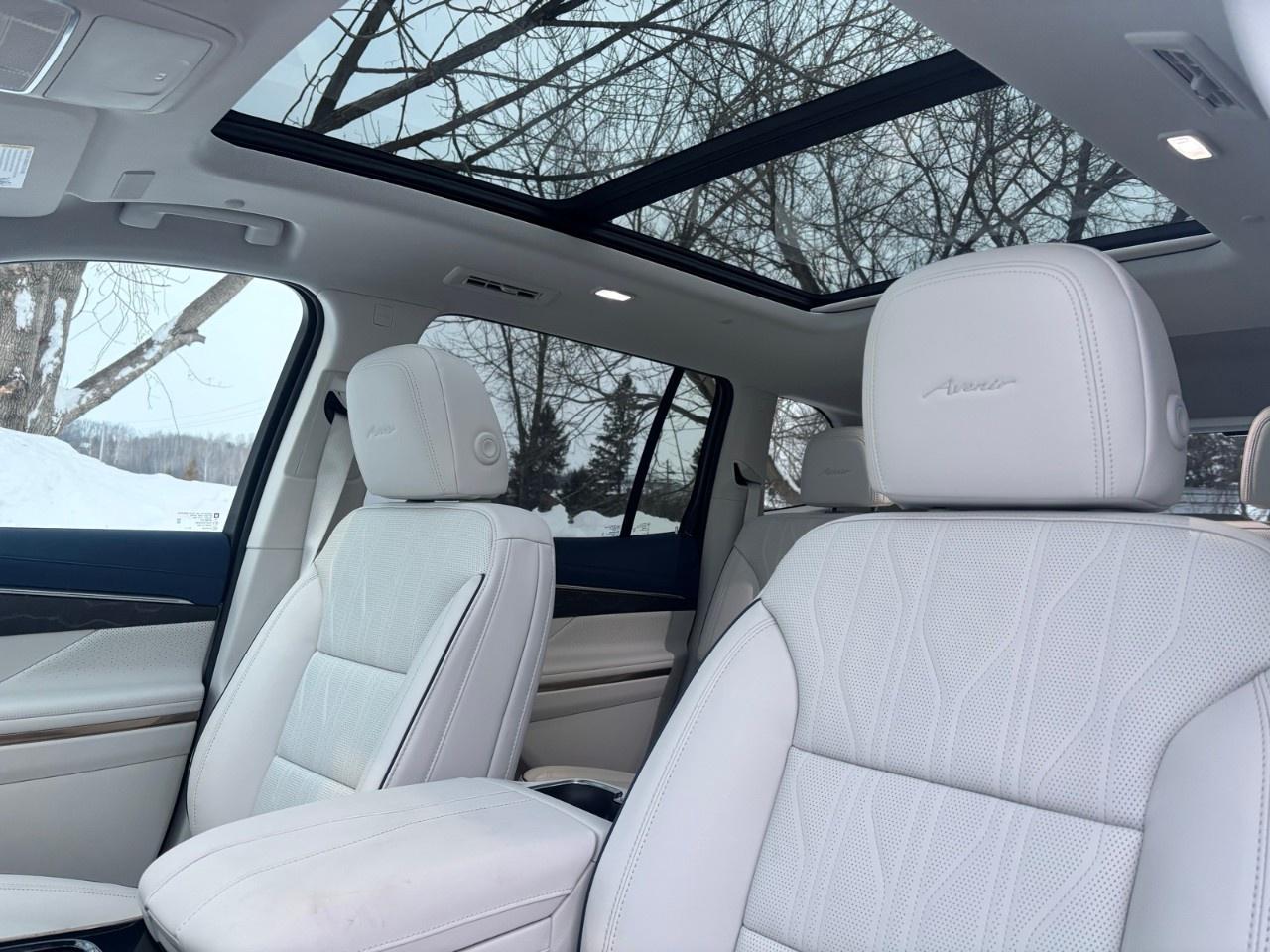 2026 Buick Enclave AWD 4dr Avenir Photo3