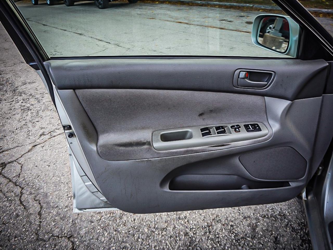 2004 Toyota Camry  Photo