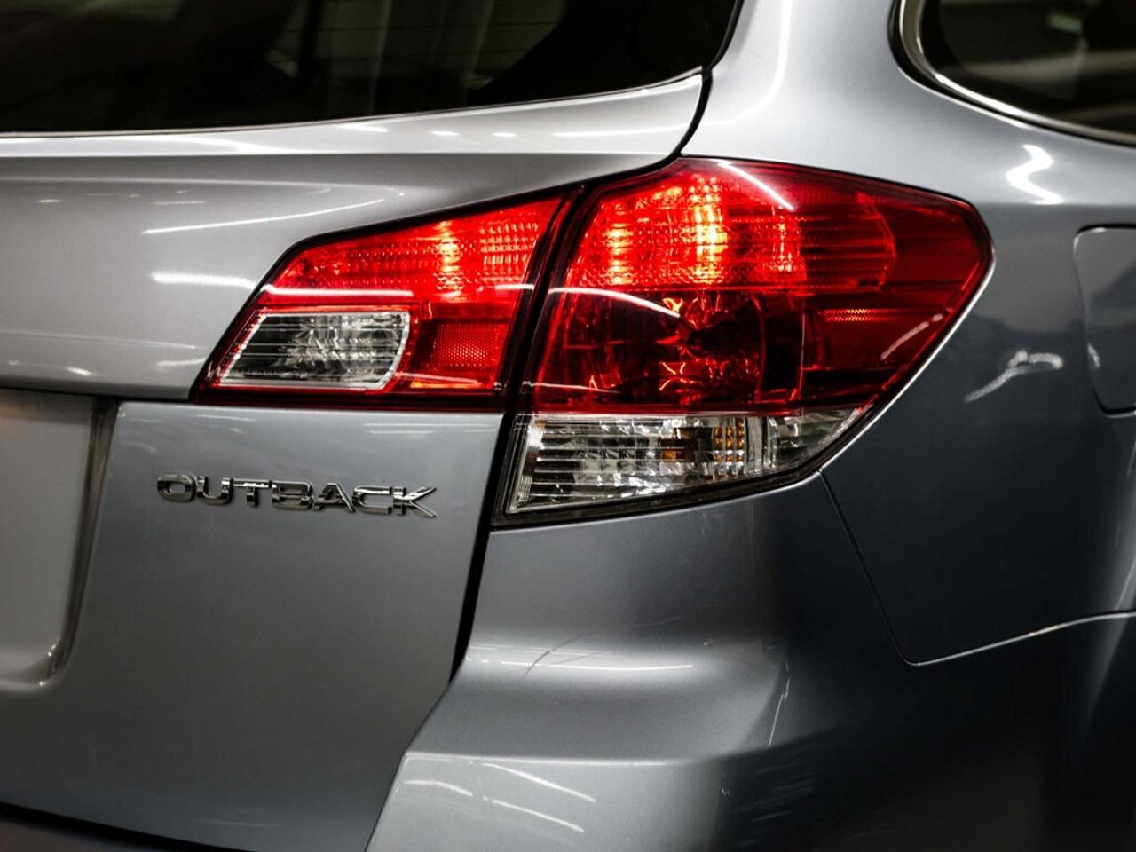 2014 Subaru Outback  Photo