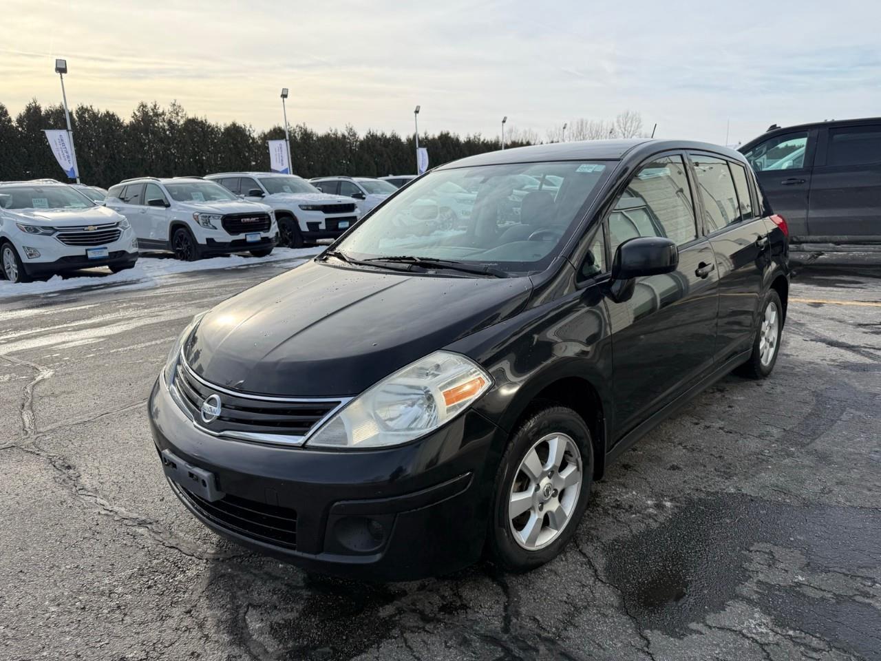 2011 Nissan Versa  Photo3