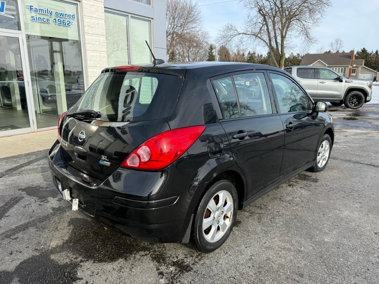 2011 Nissan Versa  Photo