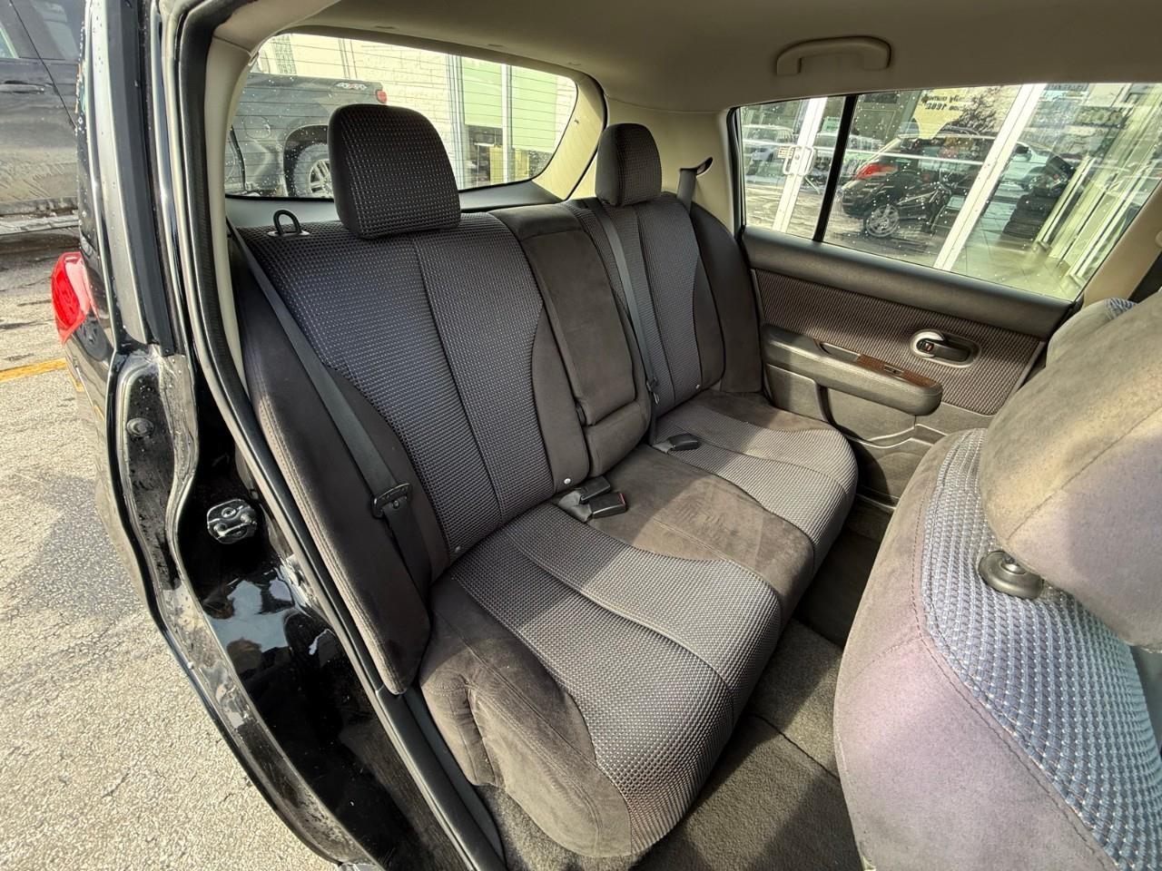 2011 Nissan Versa  Photo