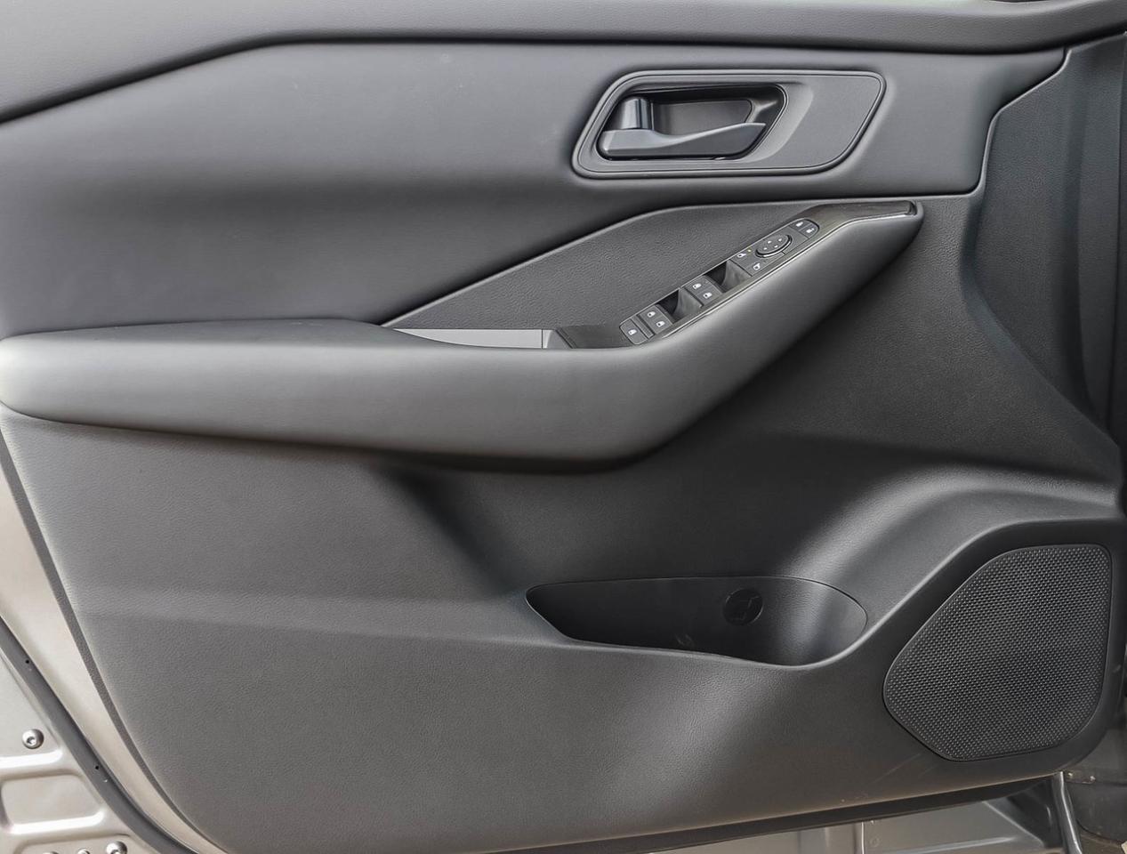 2025 Nissan Rogue S WAS NEW-NOW USED Photo