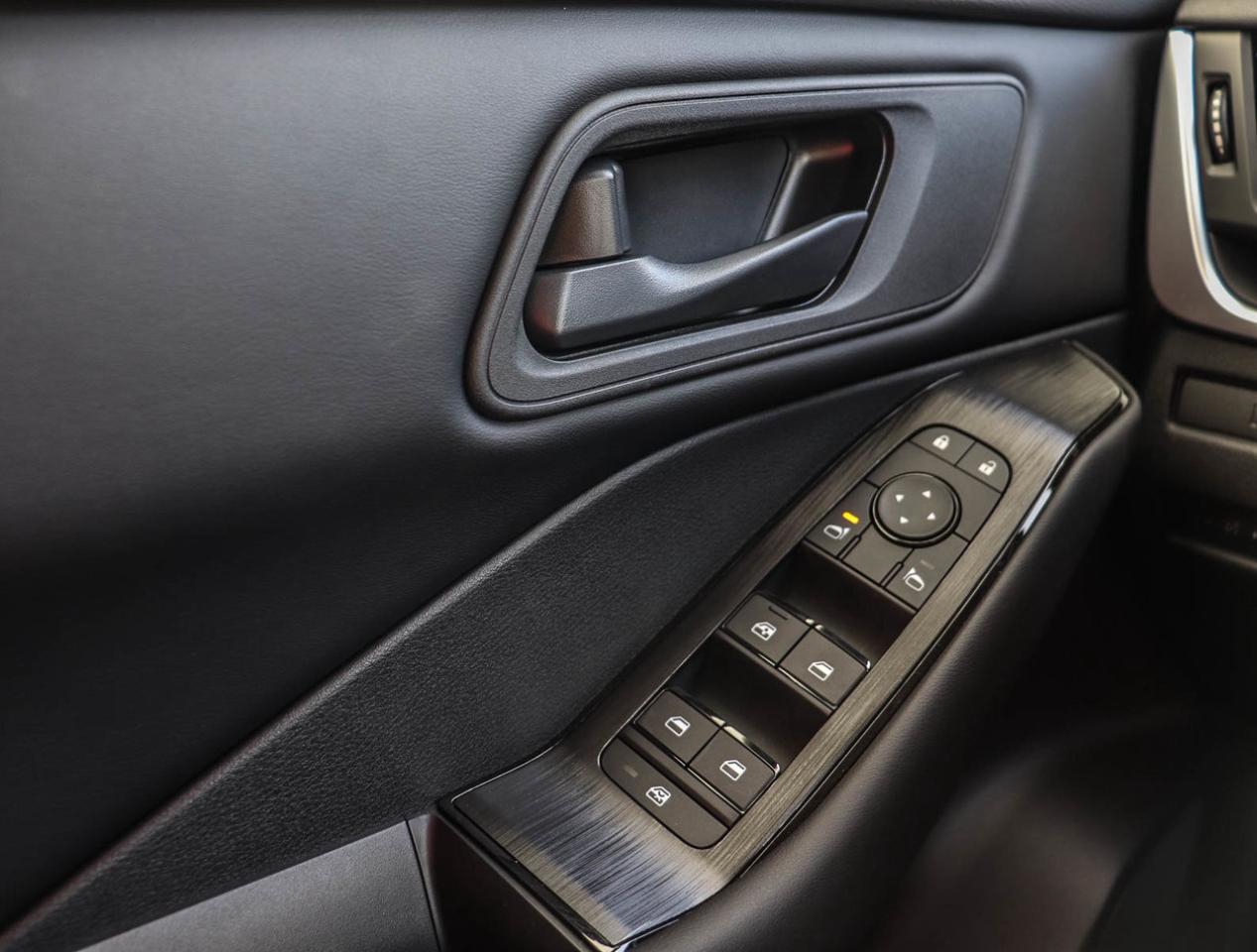 2025 Nissan Rogue S WAS NEW-NOW USED Photo