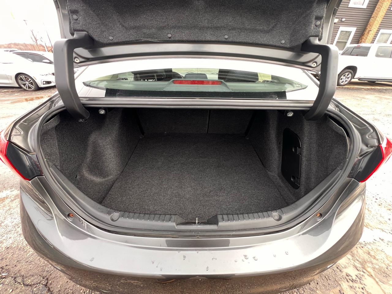 2017 Mazda MAZDA3 GS Photo