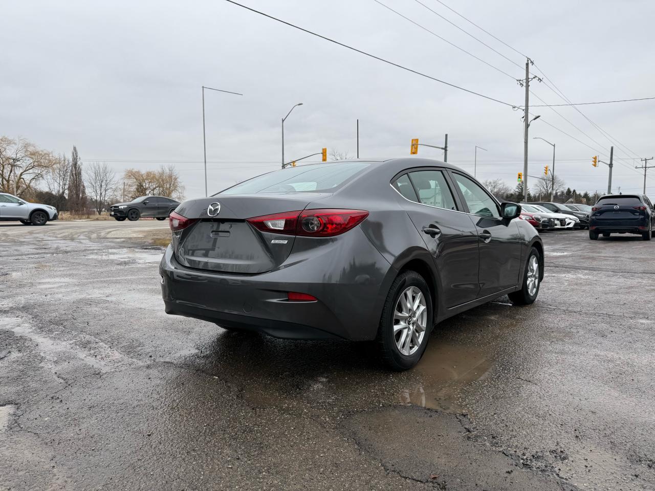 2017 Mazda MAZDA3 GS Photo