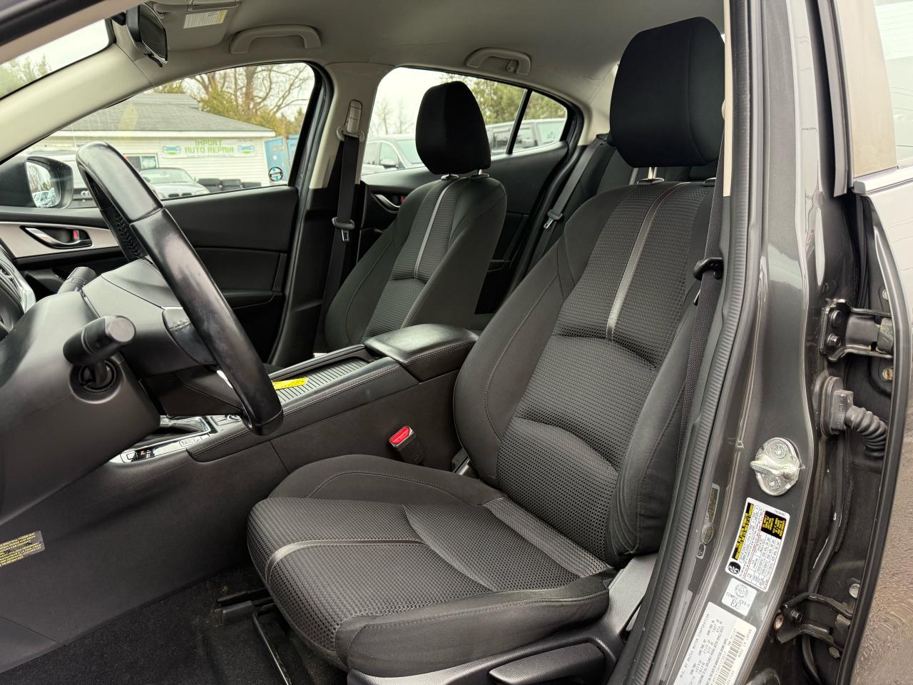 2017 Mazda MAZDA3 GS Photo