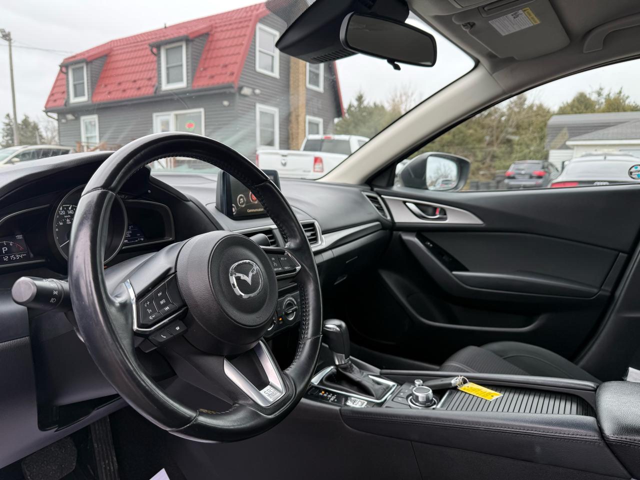 2017 Mazda MAZDA3 GS Photo