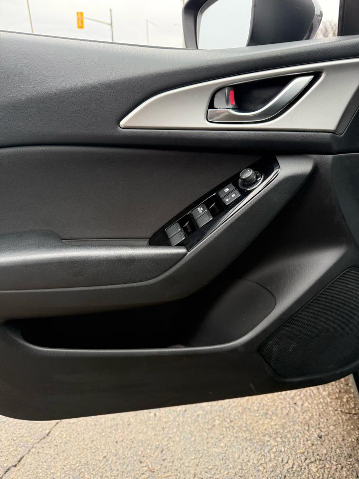 2017 Mazda MAZDA3 GS Photo