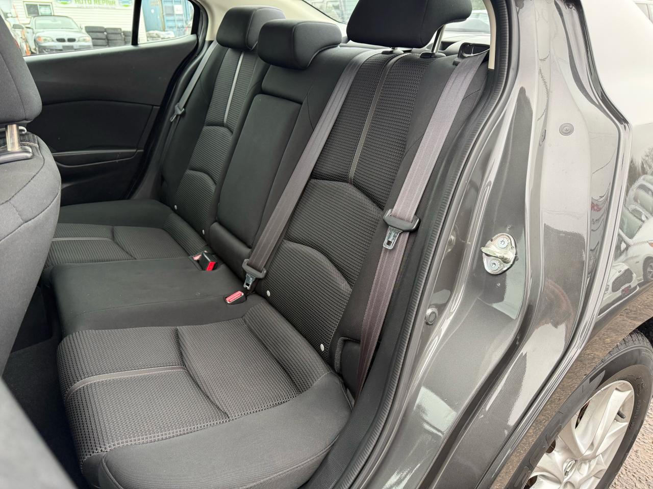 2017 Mazda MAZDA3 GS Photo