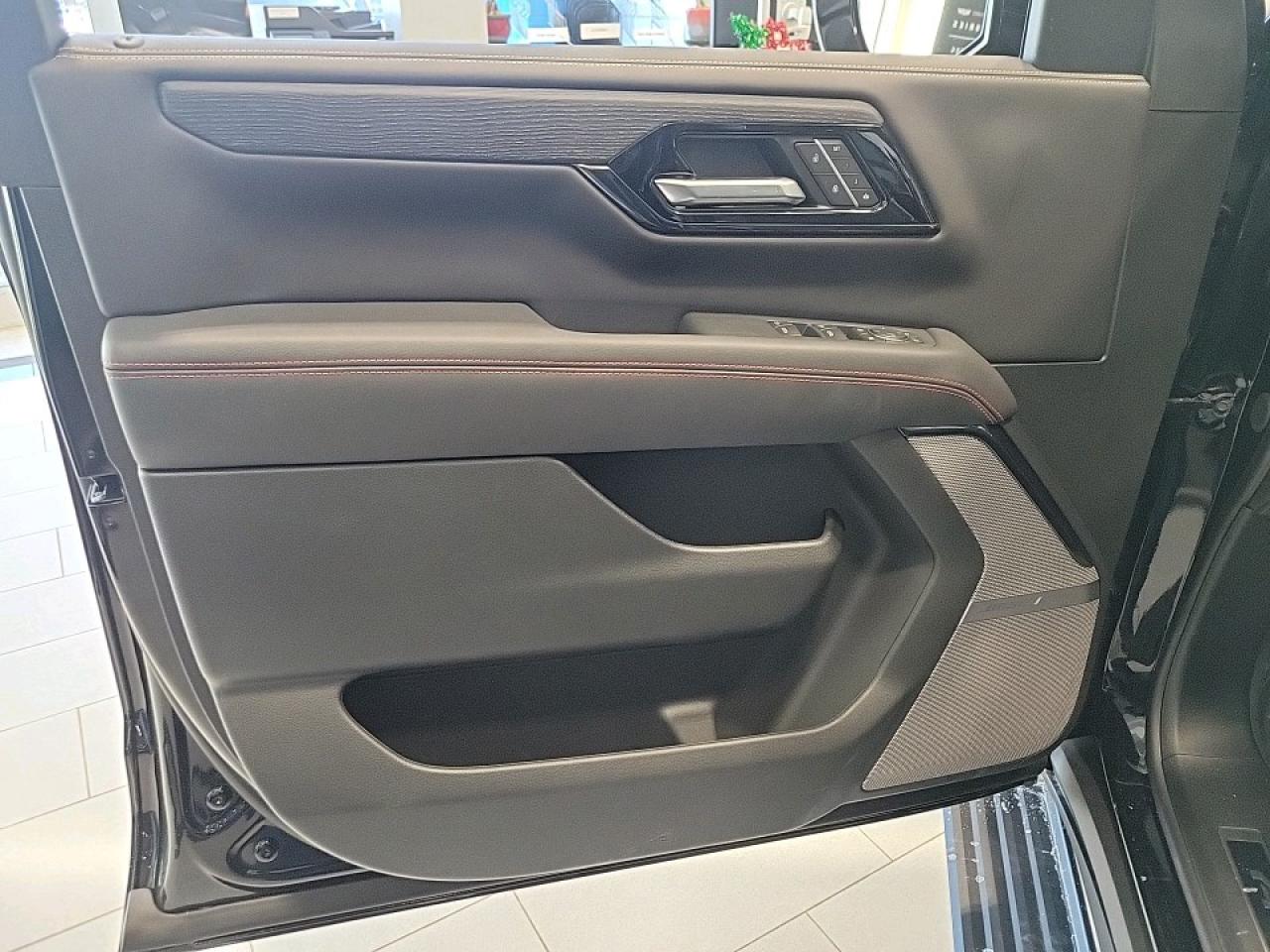 2026 GMC Yukon AT4 Ultimate 4dr 4x4 Photo