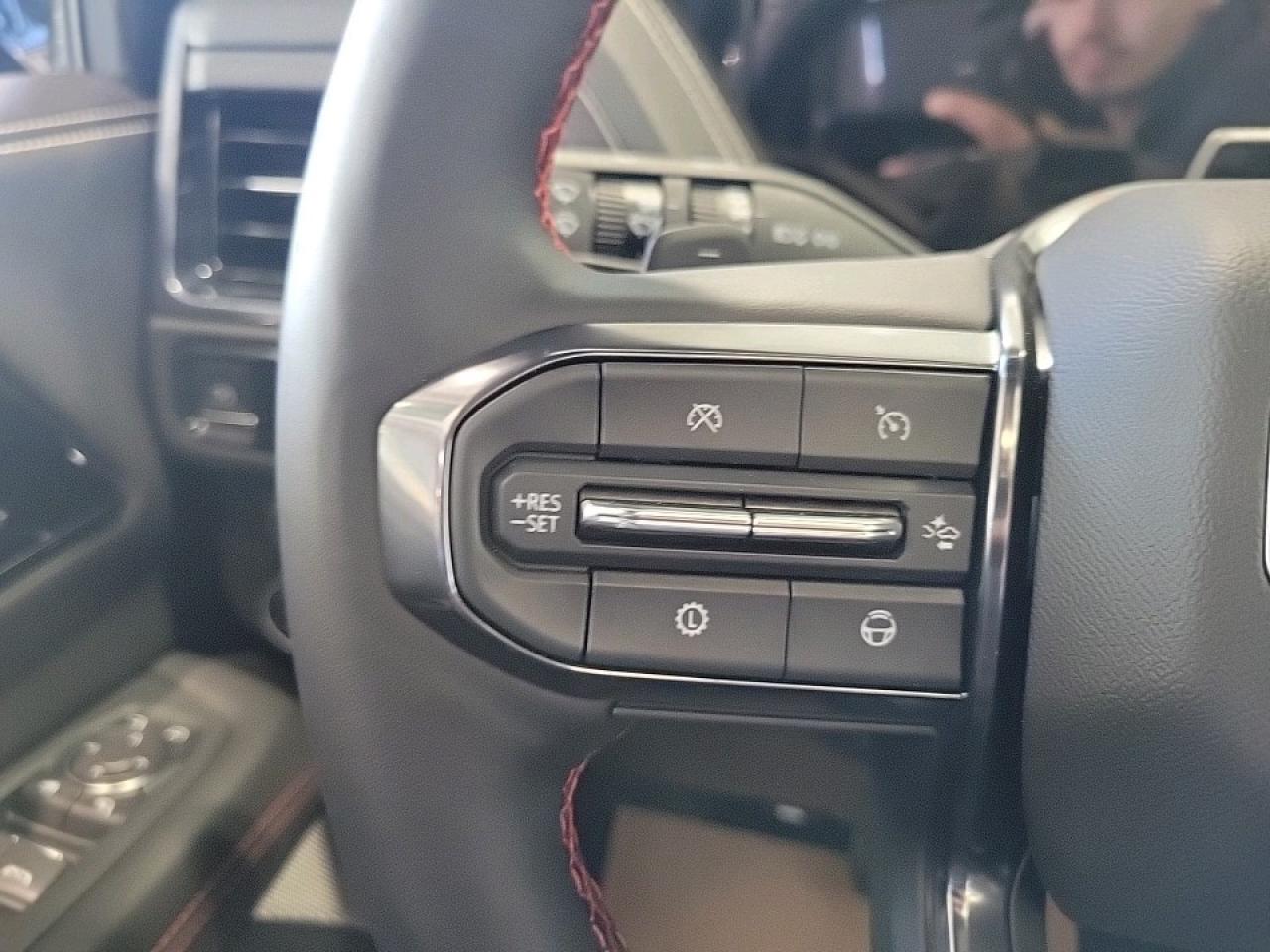 2026 GMC Yukon AT4 Ultimate 4dr 4x4 Photo