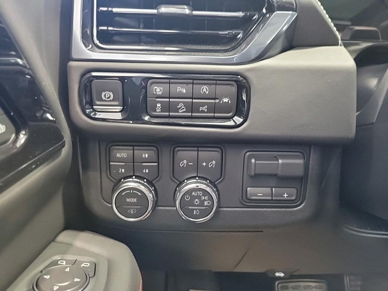 2026 GMC Yukon AT4 Ultimate 4dr 4x4 Photo