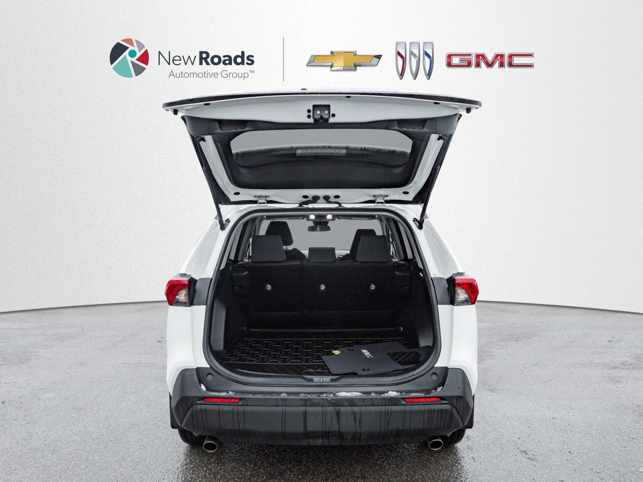 2022 Toyota RAV4 LE 4dr All-wheel Drive Photo