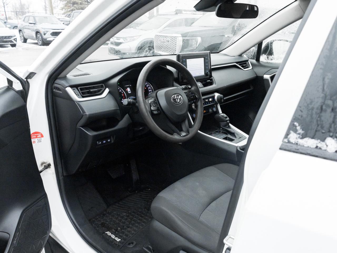 2022 Toyota RAV4 LE 4dr All-wheel Drive Photo