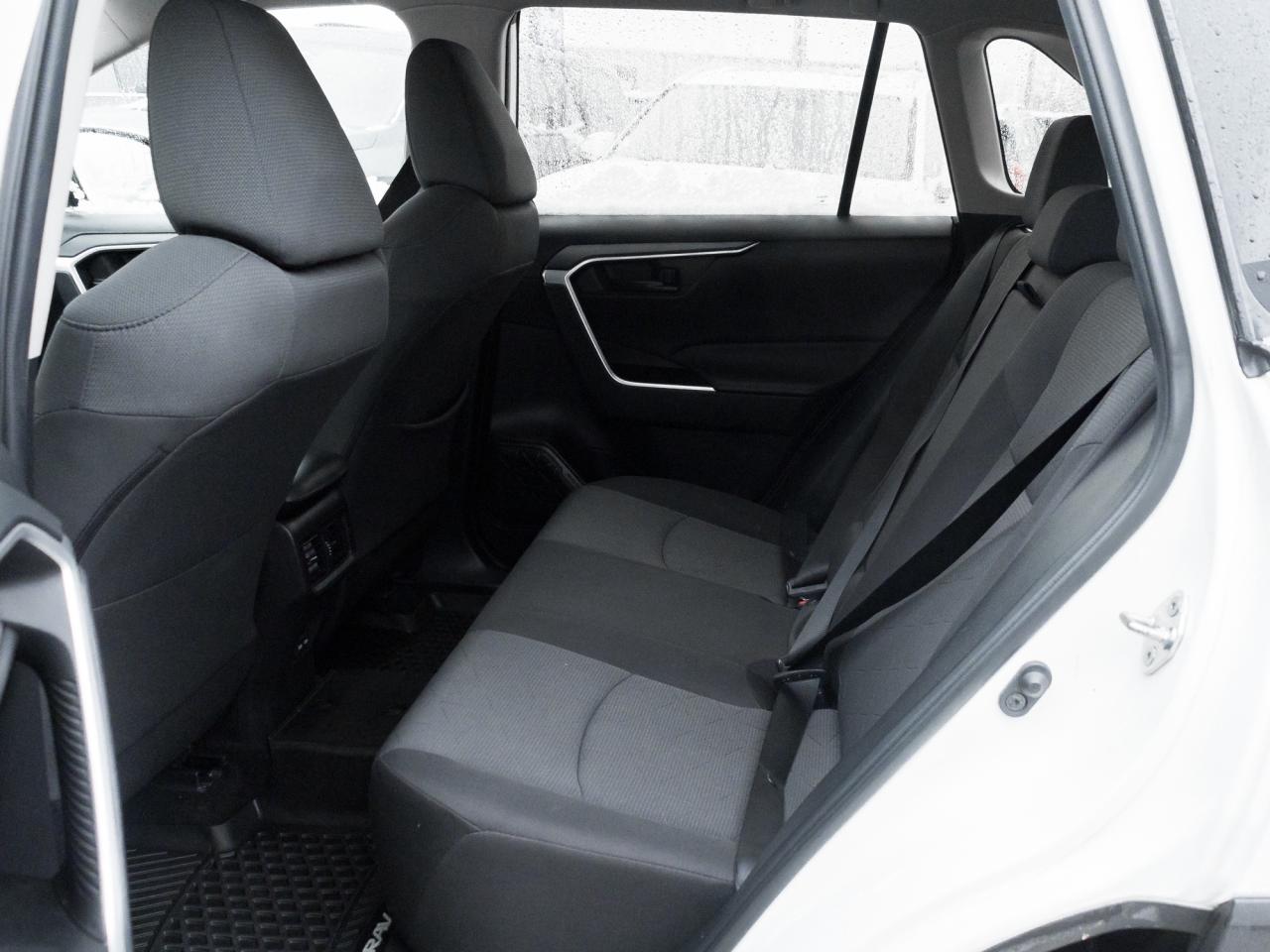 2022 Toyota RAV4 LE 4dr All-wheel Drive Photo