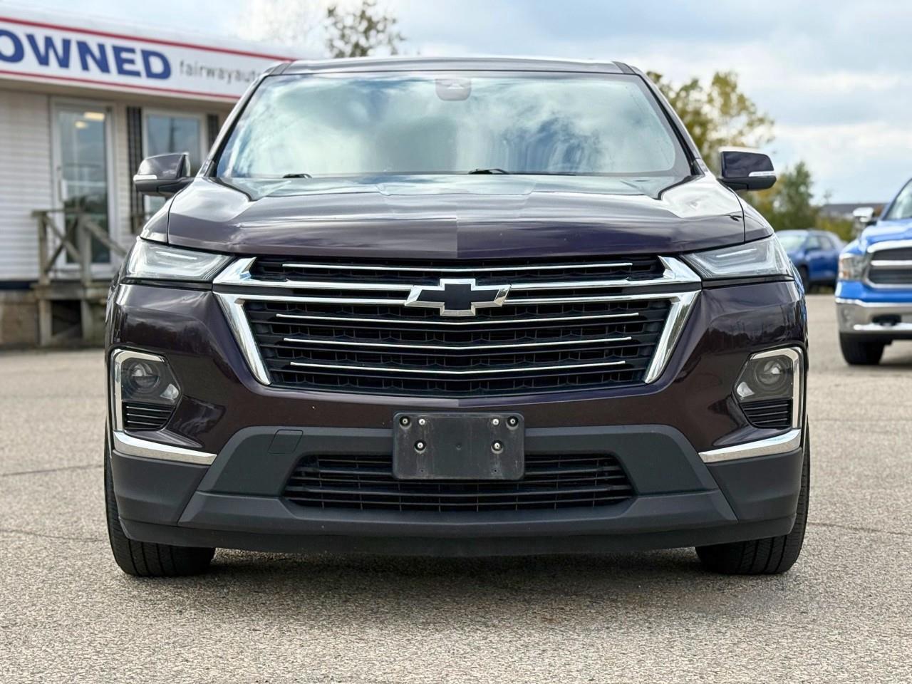 2022 Chevrolet Traverse LT Cloth w/1LT All-Wheel Drive Photo2