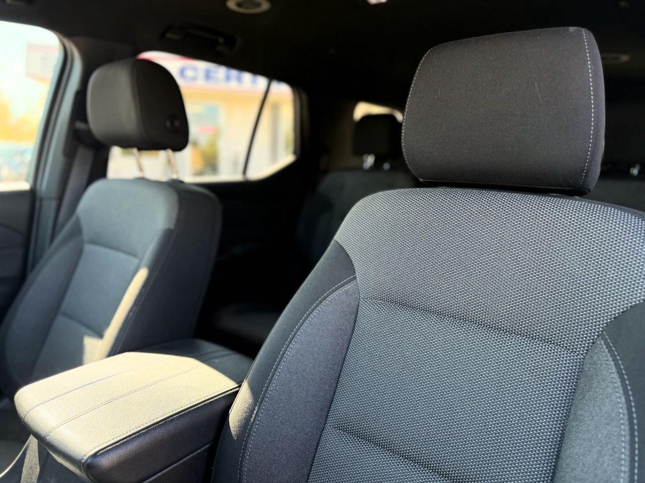 2022 Chevrolet Traverse LT Cloth w/1LT All-Wheel Drive Photo4