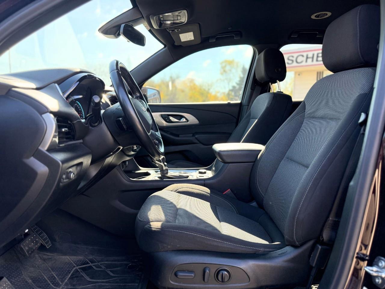 2022 Chevrolet Traverse LT Cloth w/1LT All-Wheel Drive Photo