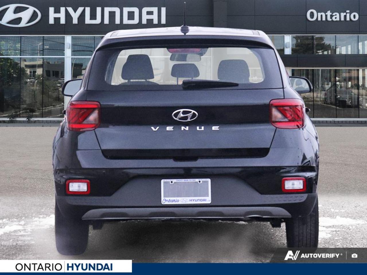 2023 Hyundai Venue Essential 4dr Front-Wheel Drive Photo4