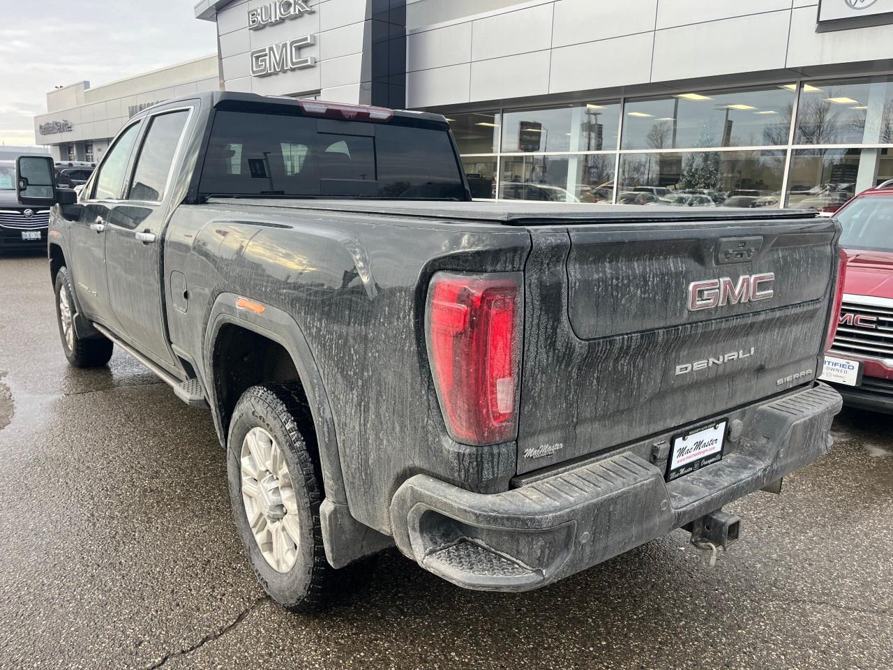 2021 GMC SIERRA 2500HD 4WD Crew Cab Standard Box Denali Photo