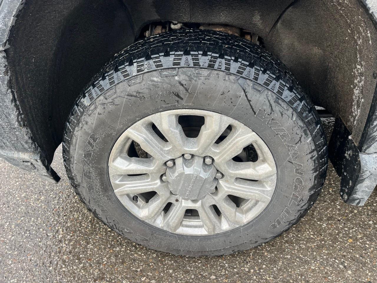 2021 GMC SIERRA 2500HD 4WD Crew Cab Standard Box Denali Photo