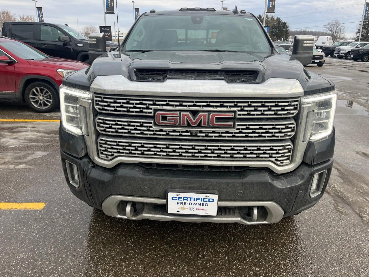 2021 GMC SIERRA 2500HD 4WD Crew Cab Standard Box Denali Photo