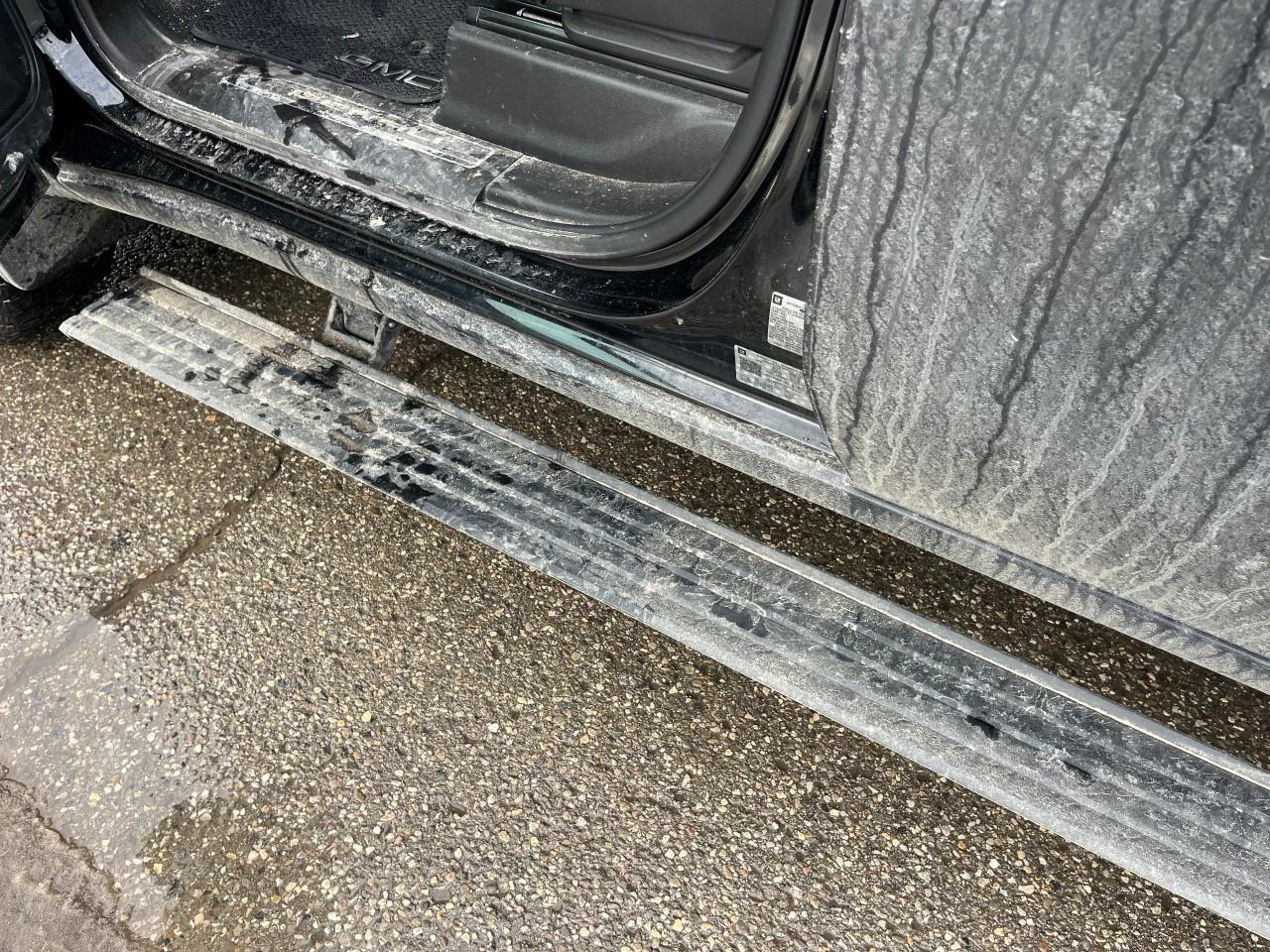 2021 GMC SIERRA 2500HD 4WD Crew Cab Standard Box Denali Photo