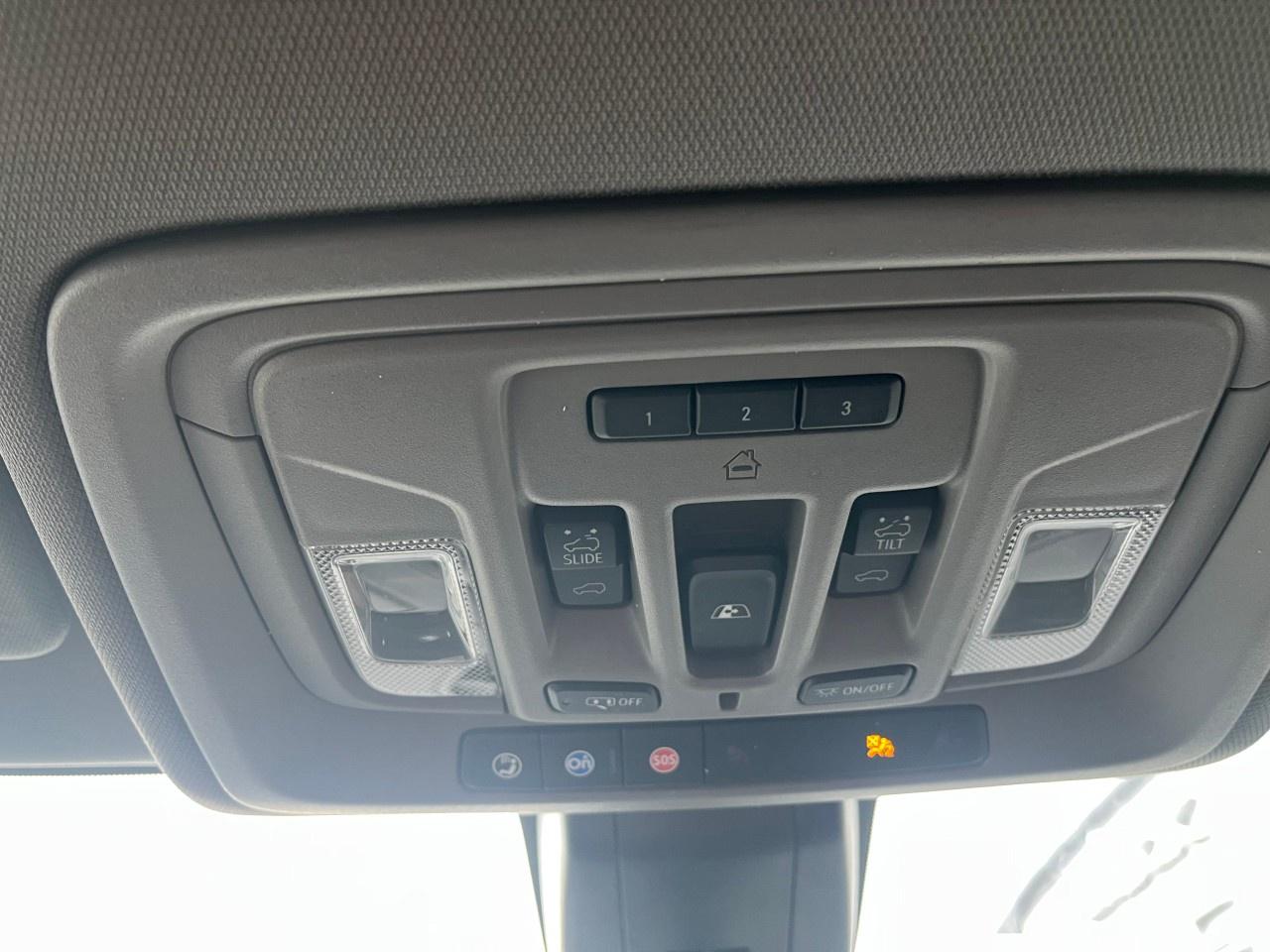 2021 GMC SIERRA 2500HD 4WD Crew Cab Standard Box Denali Photo