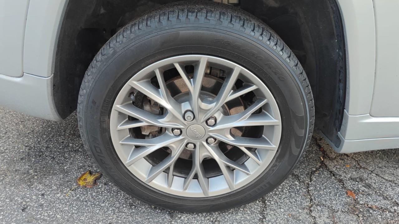 2022 Jeep Grand Cherokee 4xe Summit 4dr 4x4 Photo3