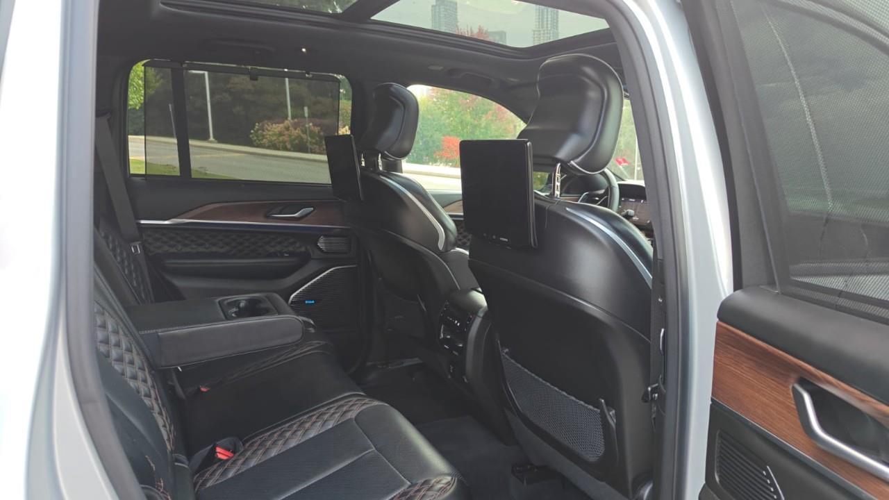 2022 Jeep Grand Cherokee 4xe Summit 4dr 4x4 Photo