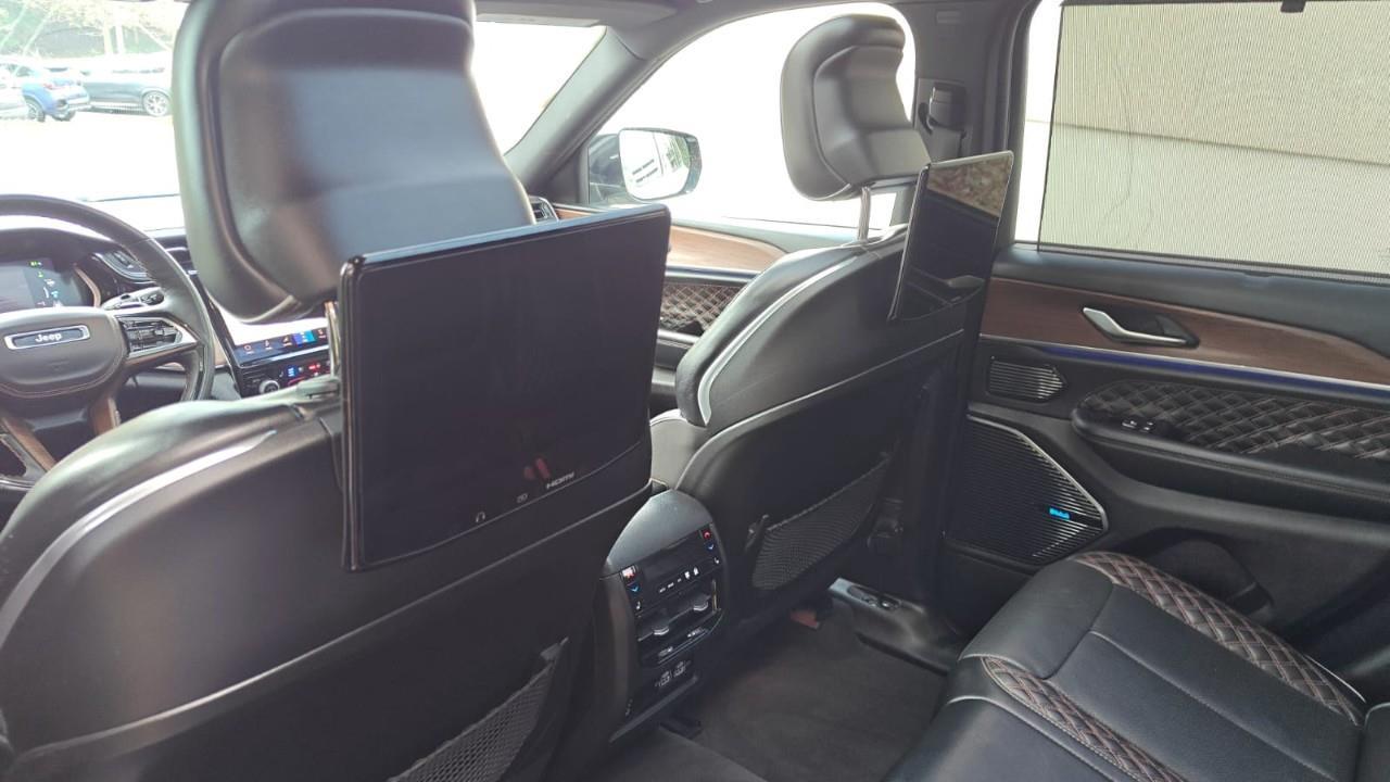 2022 Jeep Grand Cherokee 4xe Summit 4dr 4x4 Photo