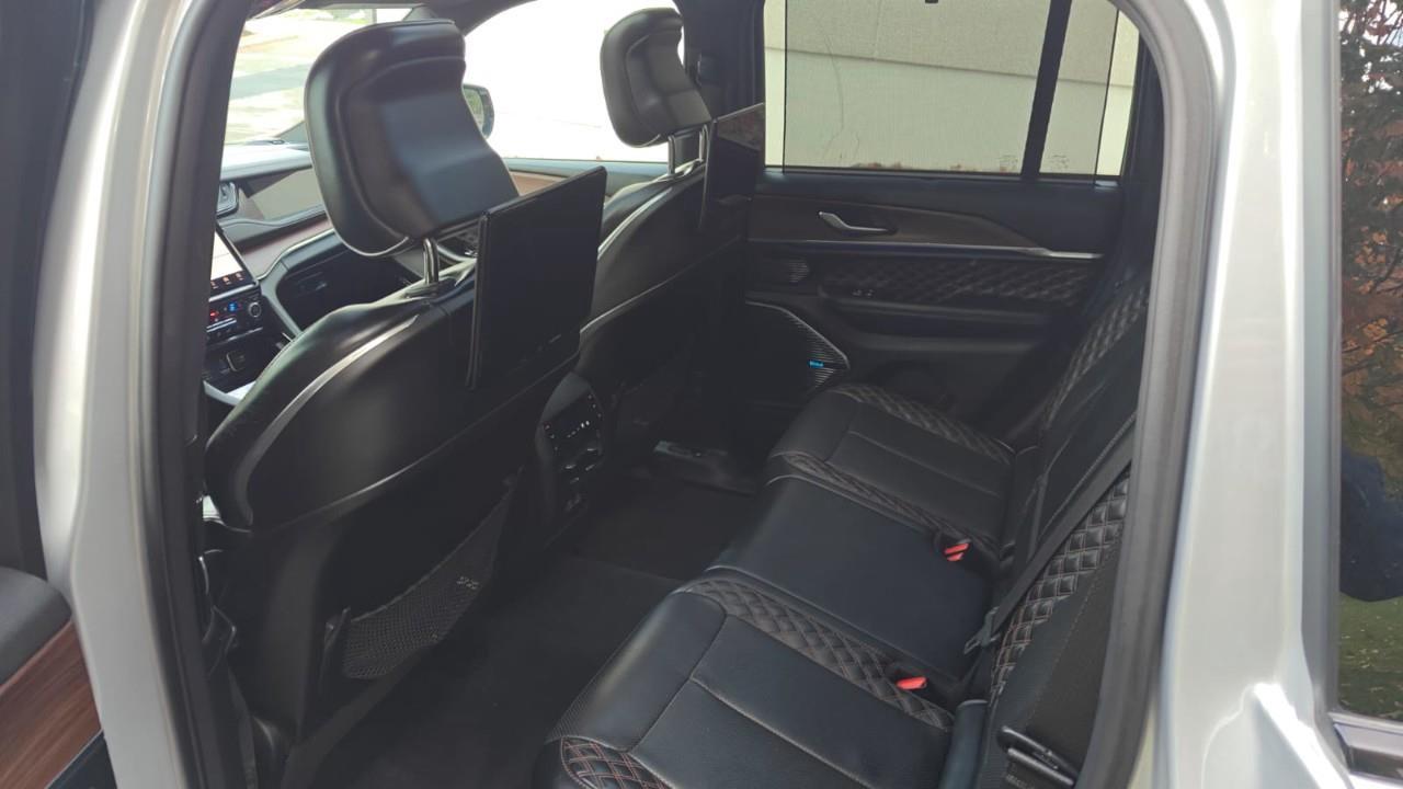 2022 Jeep Grand Cherokee 4xe Summit 4dr 4x4 Photo